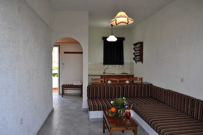 Karavos Hotel Apartments Archangelos  Exterior foto